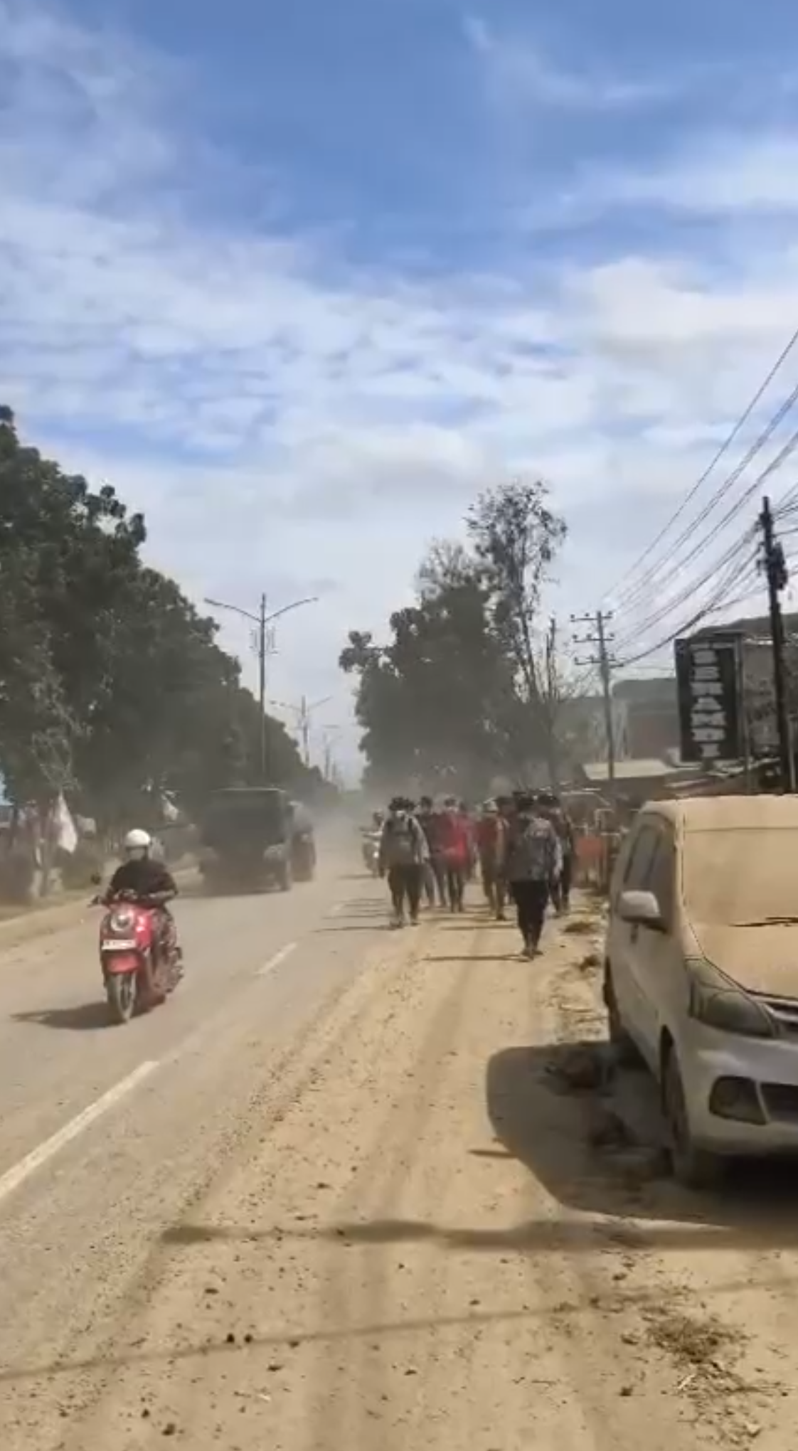 Screenshot_2025-12-08-19-05-41-263_com.whatsapp